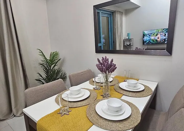 Apartamento One Uptown Executive 2 Bedroom, With Balcony, Washer & Netflix Manila