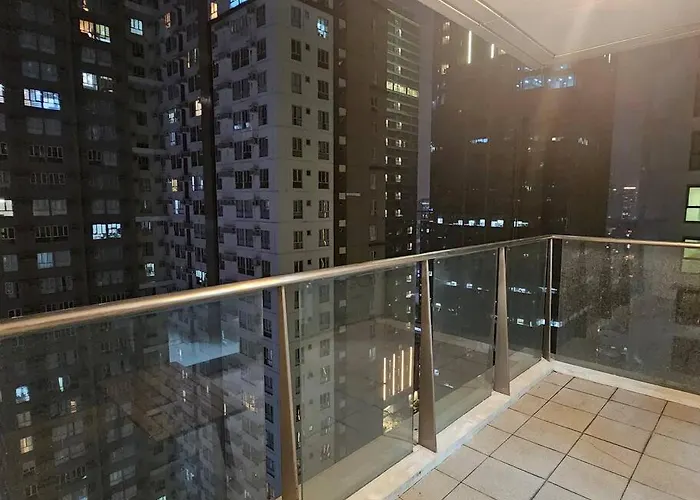 Apartamento One Uptown Executive 2 Bedroom, With Balcony, Washer & Netflix